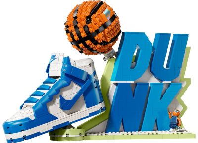 Nike Dunk x LEGO&reg; Set
